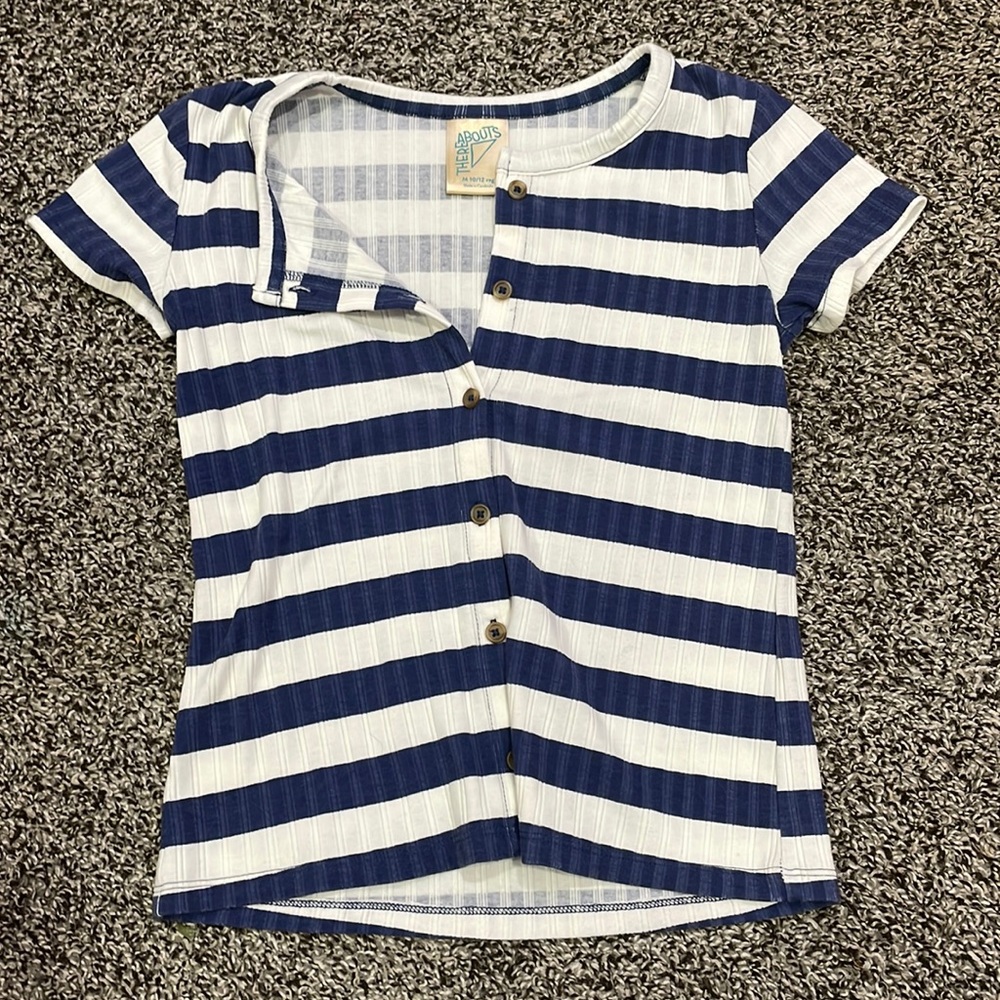 white and blue stripped boat shirt